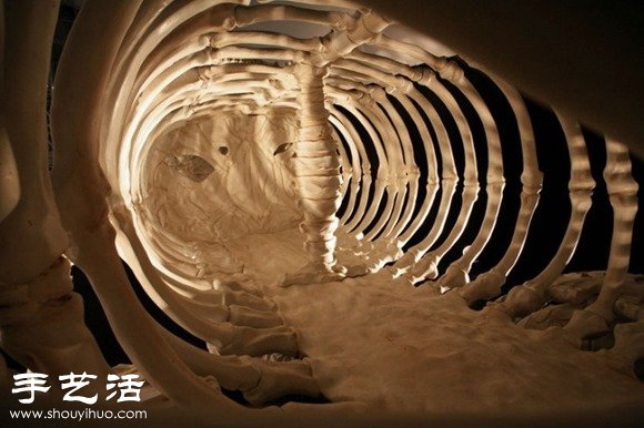 印度艺术家DIY的史前怪兽汽车模型(图5)