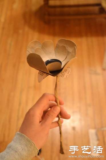 卫生纸卷筒变废为宝DIY漂亮花朵(图2)