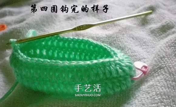 用钩织编织简单又漂亮婴儿鞋的方法步骤图(图14)