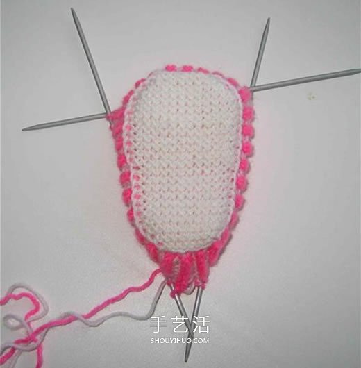 女宝宝保暖毛线鞋编织图解 带扣带和花朵装饰(图9)