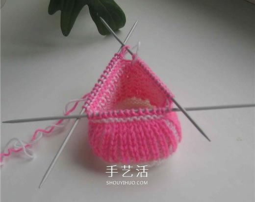 女宝宝保暖毛线鞋编织图解 带扣带和花朵装饰(图11)