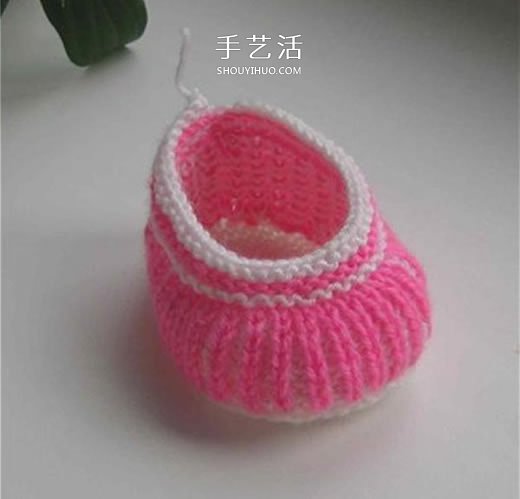 女宝宝保暖毛线鞋编织图解 带扣带和花朵装饰(图13)