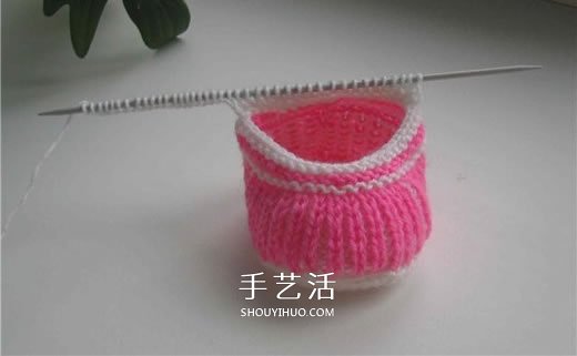 女宝宝保暖毛线鞋编织图解 带扣带和花朵装饰(图15)