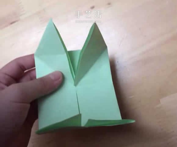 旋转纸陀螺怎么折图解 简单花型陀螺折纸教程(图11)