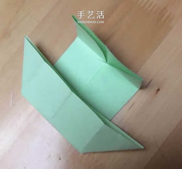 旋转纸陀螺怎么折图解 简单花型陀螺折纸教程(图10)