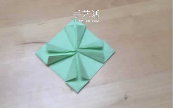 旋转纸陀螺怎么折图解 简单花型陀螺折纸教程(图20)