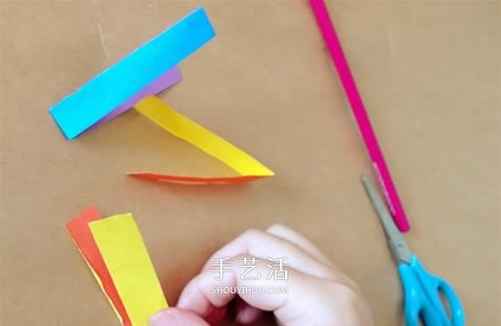 幼儿手工风车图片步骤 会旋转的小风车做法(图4)