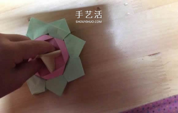 旋转纸陀螺怎么折图解 简单花型陀螺折纸教程(图48)