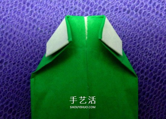 怎么折男T恤的图解教程 手工折纸T恤简单折法(图13)