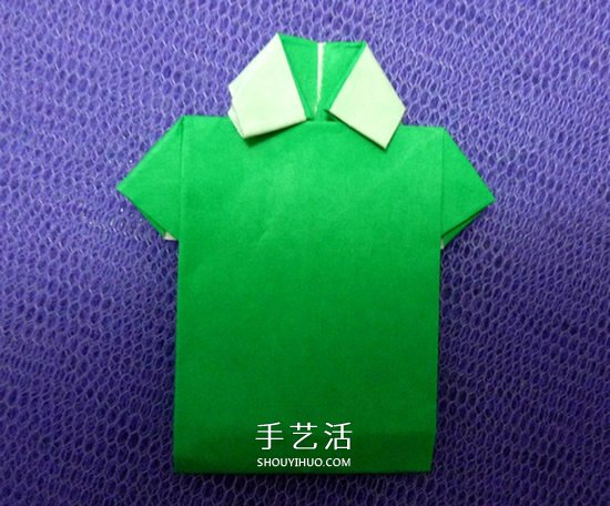 怎么折男T恤的图解教程 手工折纸T恤简单折法(图15)