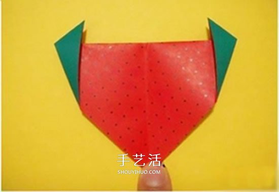 儿童折纸草莓的教程 简单草莓怎么折图解(图9)
