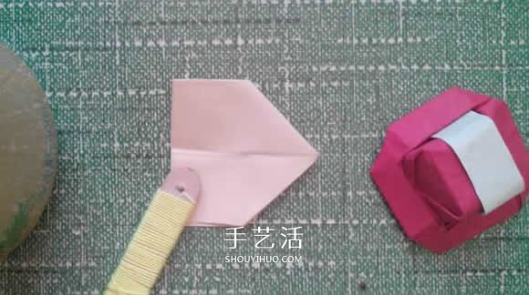 简单小帽子的折纸方法 带帽檐帽子怎么折图解(图8)