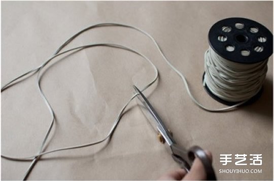 旧毛衣改造图解 DIY流苏让毛衣变得时尚好看(图3)