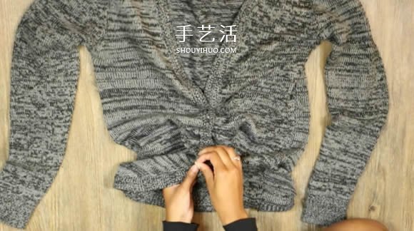 普通开衫毛衣改造 DIY露肩皱褶上衣的方法(图9)