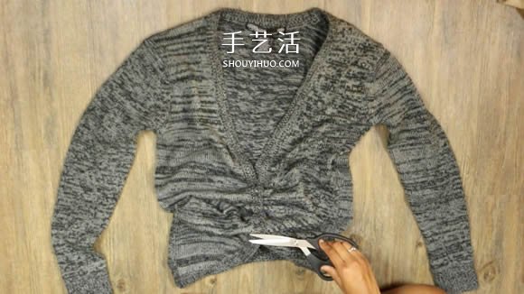 普通开衫毛衣改造 DIY露肩皱褶上衣的方法(图10)