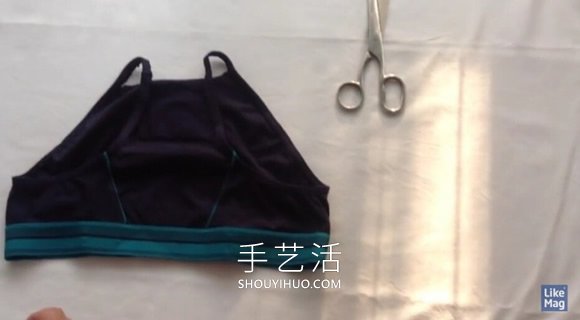 旧的三角裤巧改造 DIY运动内衣的方法图解！(图3)