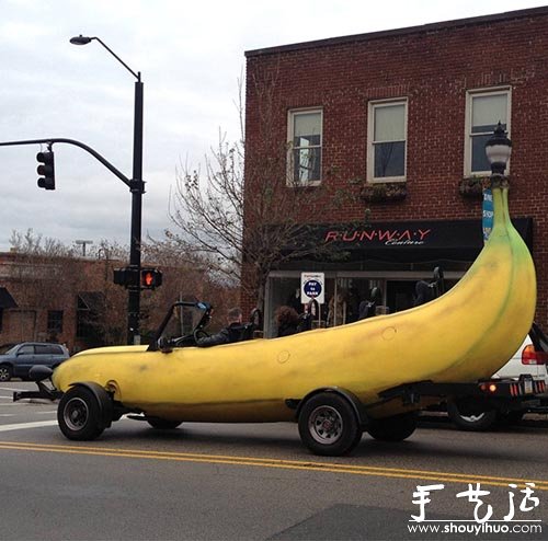 福特车改造的大香蕉汽车(图1)