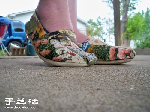 旧布鞋改造利用 DIY时尚田园风布艺美鞋 - 双维造物网