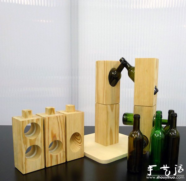 废旧酒瓶DIY的创意衣帽架 - 双维造物网