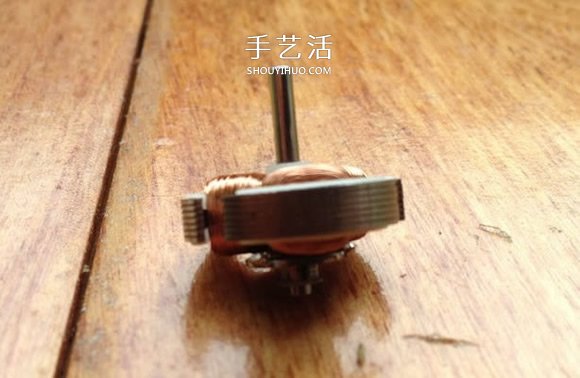 用旧马达DIY制作酷炫陀螺的方法教程 - 双维造物网