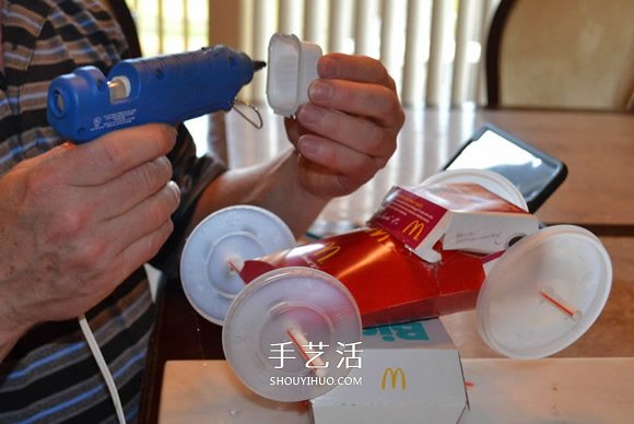 麦当劳包装盒废物利用 手工制作酷炫赛车模型(图9)