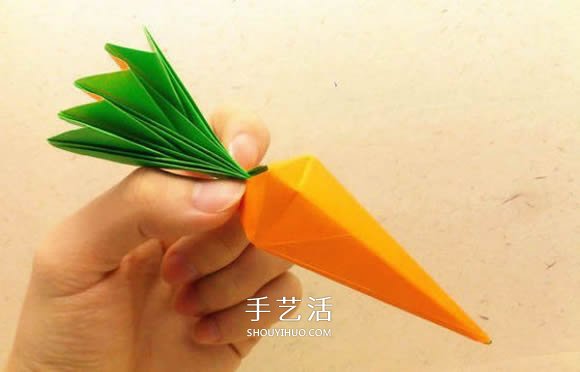 手工蔬菜折纸教程 带叶子胡萝卜的折法图解 - 双维造物网