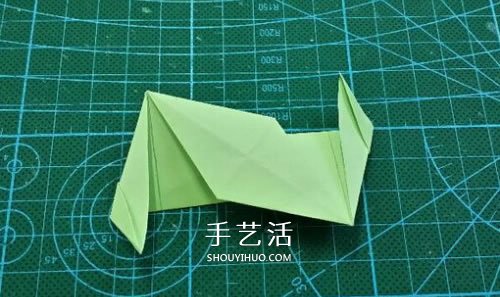 怎么折纸星星花球图解 发射光芒立体星星的折法(图10)
