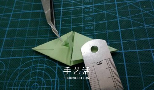 怎么折纸星星花球图解 发射光芒立体星星的折法(图11)