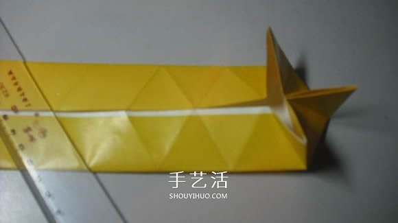 纸币勋章怎么折图解 手工折纸勋章的方法(图15)