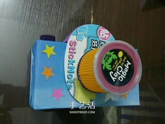 幼儿园手工作品图片 废物利用做的漂亮相机(图14)
