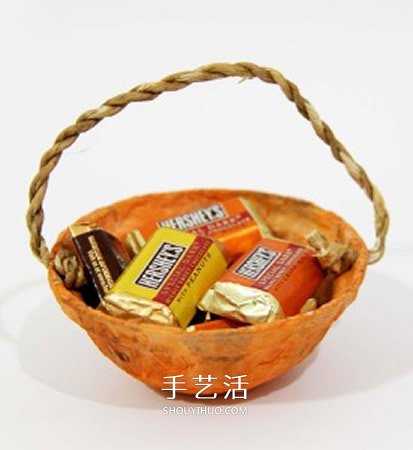 一次性塑料碗废物利用 手工制作漂亮礼物篮子 - 双维造物网