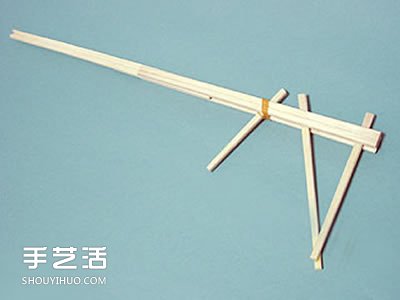 连发皮筋枪怎么做图解 自制连发皮筋枪做法(图2)