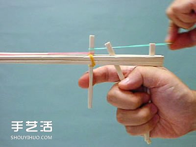 连发皮筋枪怎么做图解 自制连发皮筋枪做法(图4)