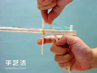 连发皮筋枪怎么做图解 自制连发皮筋枪做法(图6)