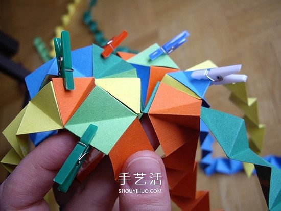 纸球的折法步骤图片 折纸彩球的详细步骤图(图16)