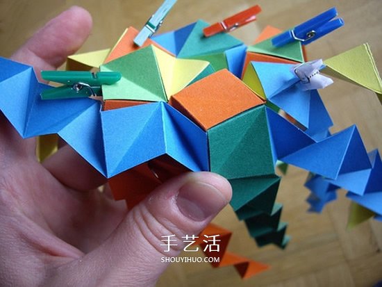 纸球的折法步骤图片 折纸彩球的详细步骤图(图17)