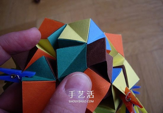纸球的折法步骤图片 折纸彩球的详细步骤图(图28)