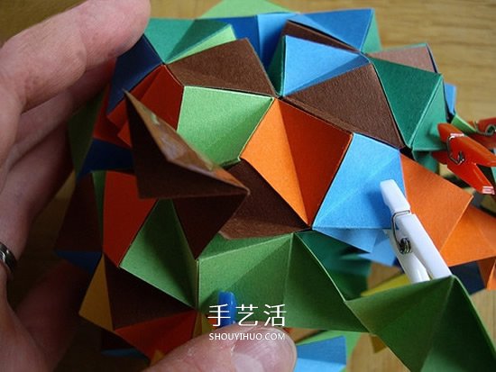 纸球的折法步骤图片 折纸彩球的详细步骤图(图31)