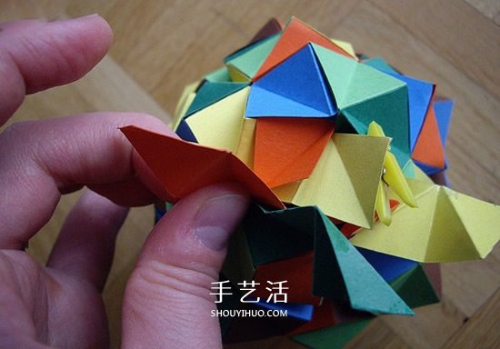 纸球的折法步骤图片 折纸彩球的详细步骤图(图37)