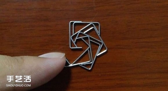 订书钉玫瑰花制作图解 用订书钉做玫瑰的步骤(图12)