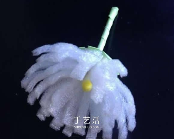 泡沫纸手工制作菊花 简单泡沫纸菊花的做法(图10)