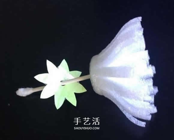 泡沫纸手工制作菊花 简单泡沫纸菊花的做法(图8)