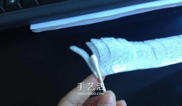 泡沫纸手工制作菊花 简单泡沫纸菊花的做法(图5)