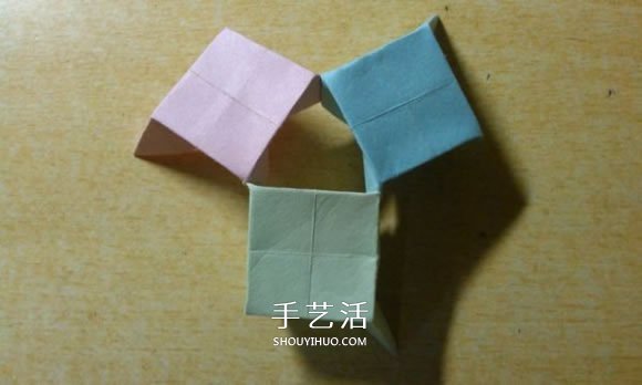 镂空纸花球怎么折图解 简单手工花球的折法(图10)