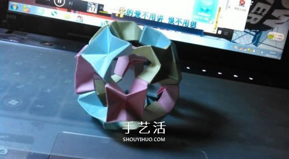镂空纸花球怎么折图解 简单手工花球的折法 - 双维造物网