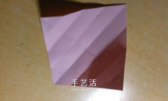 镂空纸花球怎么折图解 简单手工花球的折法(图3)