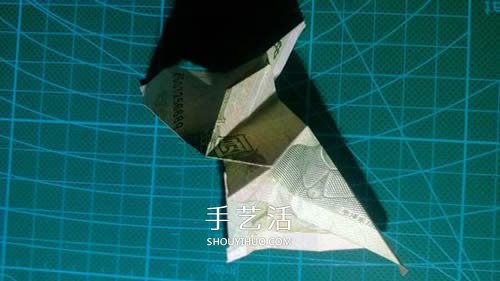 六角徽章的折法图解 一元纸币折纸六角徽章(图13)