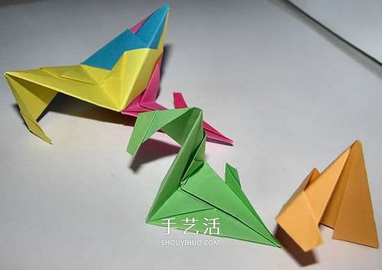 立体星星的折法图解 折纸星星花球的步骤图(图17)