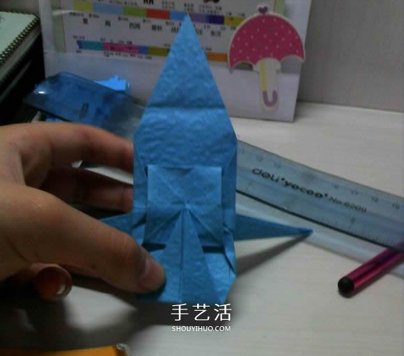 人字拖的折法图解教程 折纸人字拖鞋的方法步骤(图13)
