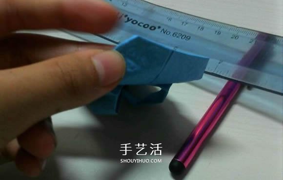 人字拖的折法图解教程 折纸人字拖鞋的方法步骤(图17)